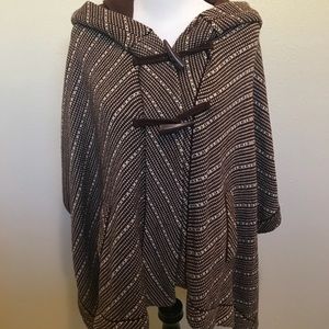 Hooded Poncho With Wide Tooth Closure